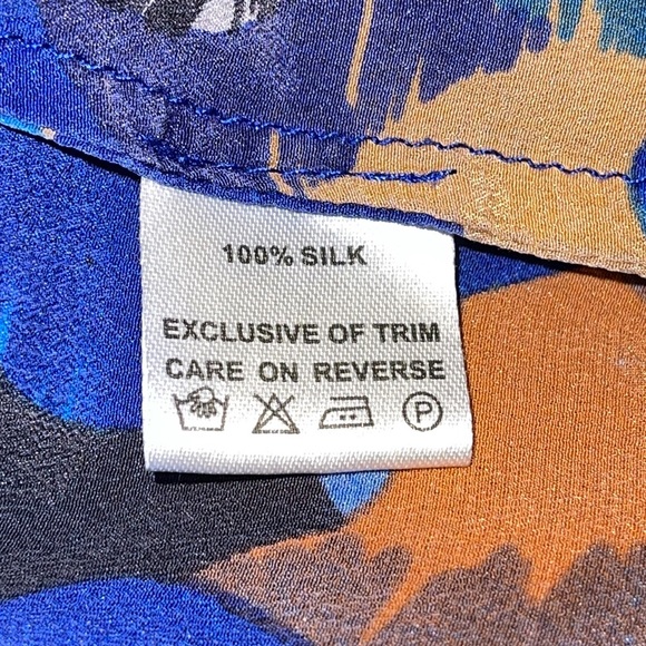 Silk Abstract Heart Print Blouse - Picture 11 of 14